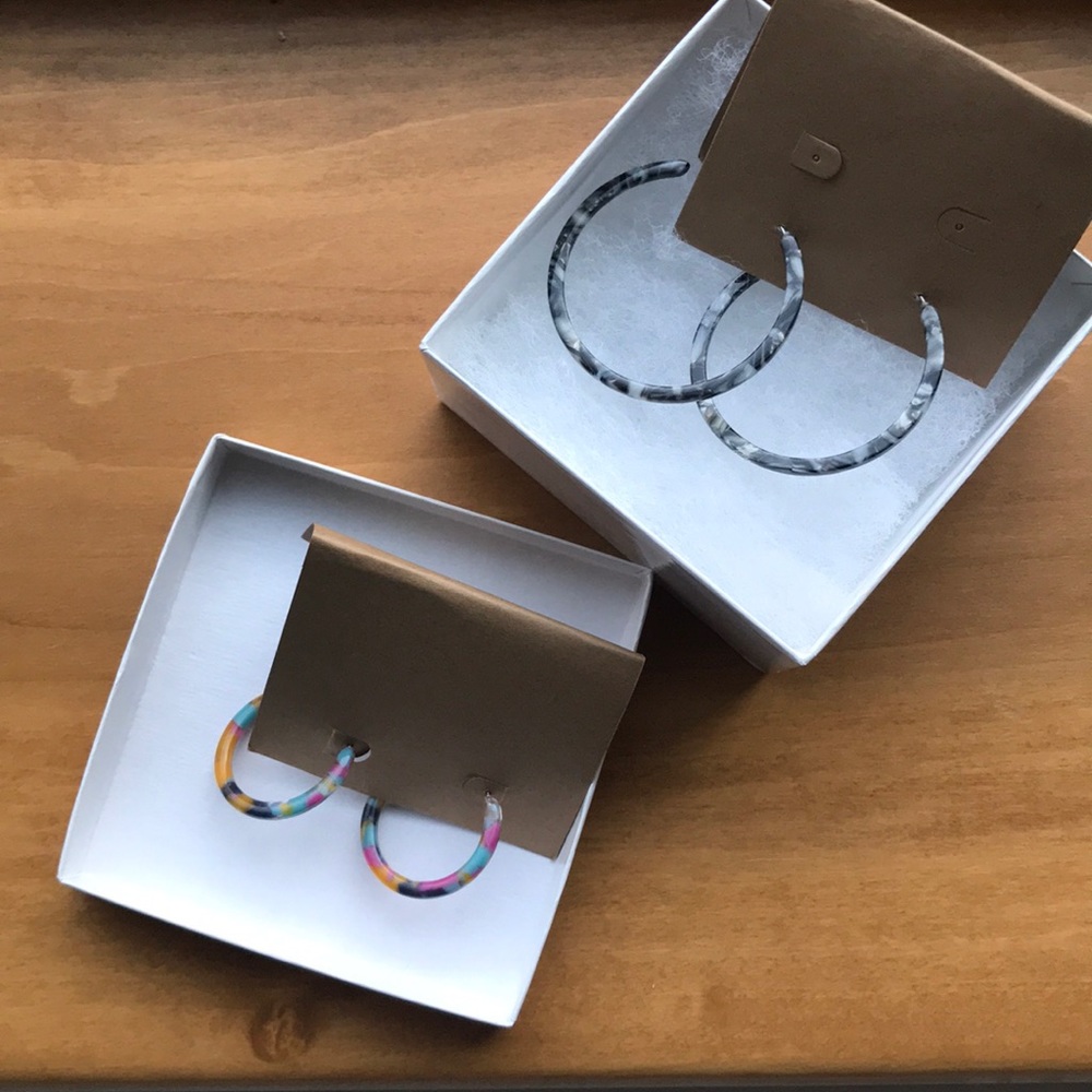 2 pairs hoop earrings NWB